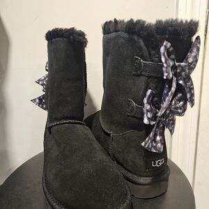 Ugg Bailey Bow Leopard Black Boots Womens Size 7 NWOB 🔥